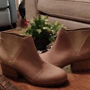 Sorel Cate Chelsea Women's Taupe Ankle Boots